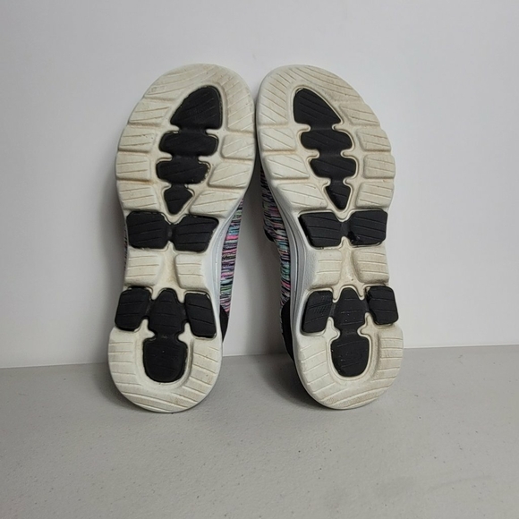 Skechers GoWalk 5 Sneakers- Fantastic Woman's Slip-On Flats Size 6 - Picture 3 of 8